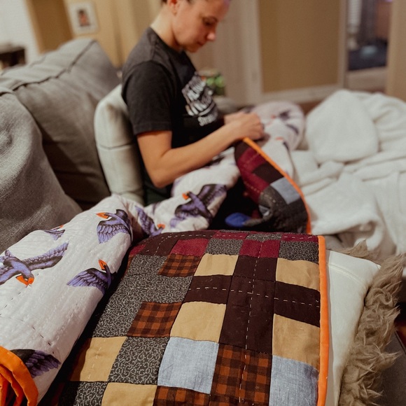 NEW 100% Hand Sewn Quilt - Picture 7 of 7